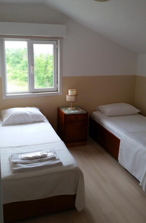 Klas Otel Si̇Le Шіле Номер фото